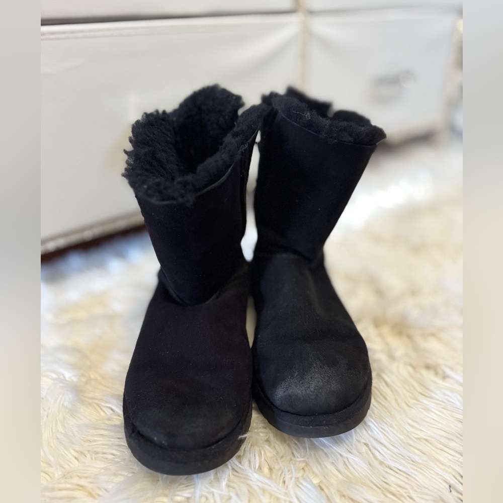 Womens UGG Bailey bow size 9 black boots - Picture 5 of 9